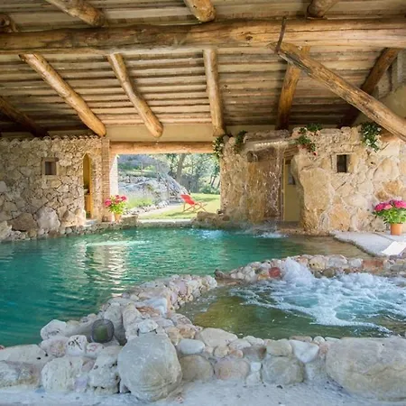 Sleeps 13 Pool Air Con Wifi *